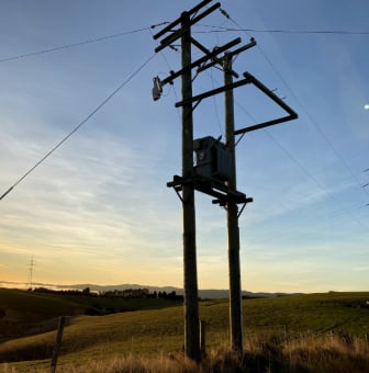 Photo of TripSaver II® Cutout-Mounted Recloser deployed on a lateral line in the South Island of New Zealand